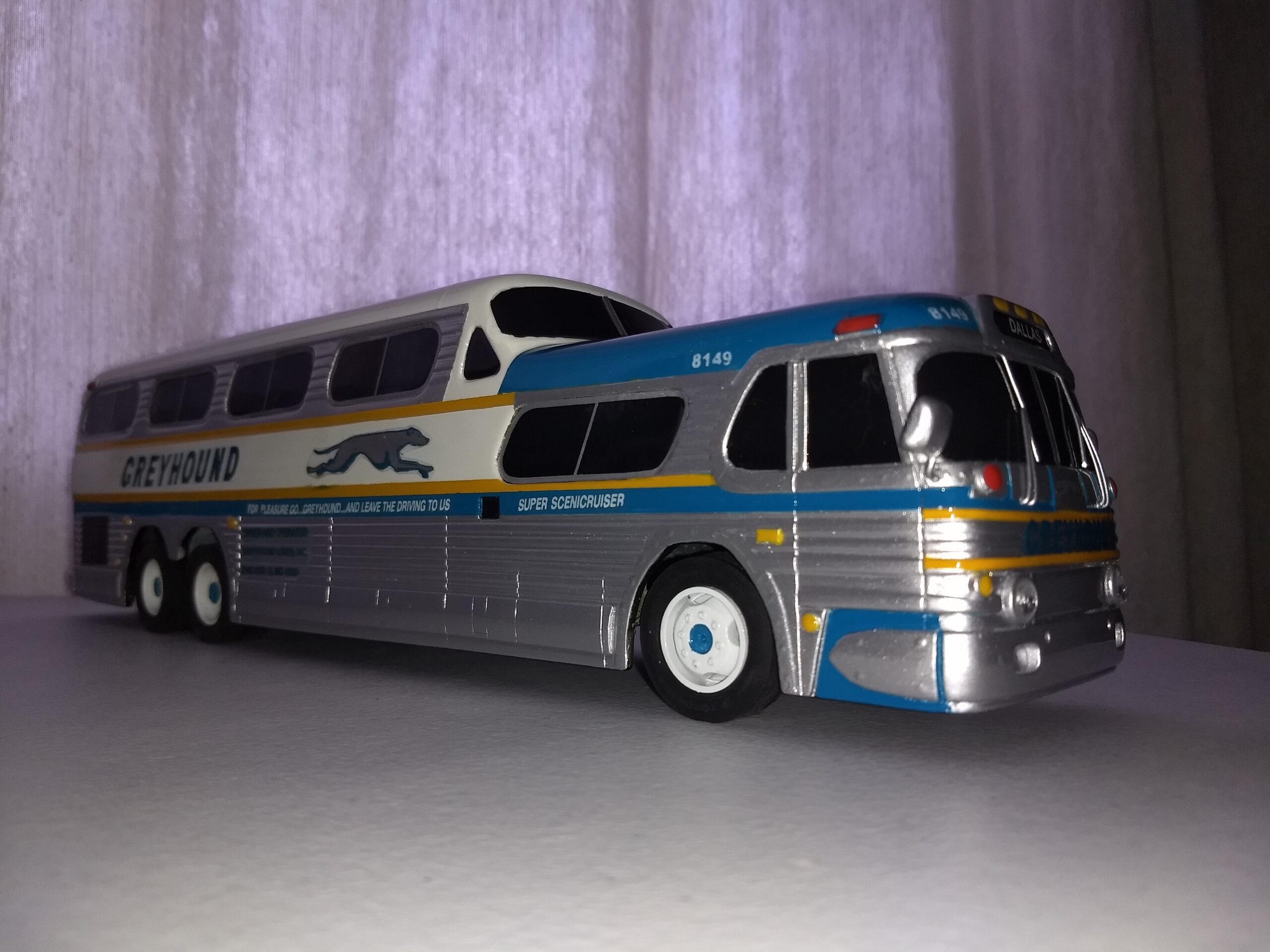 GM PD4501 SCENICRUISER - Imagem 10