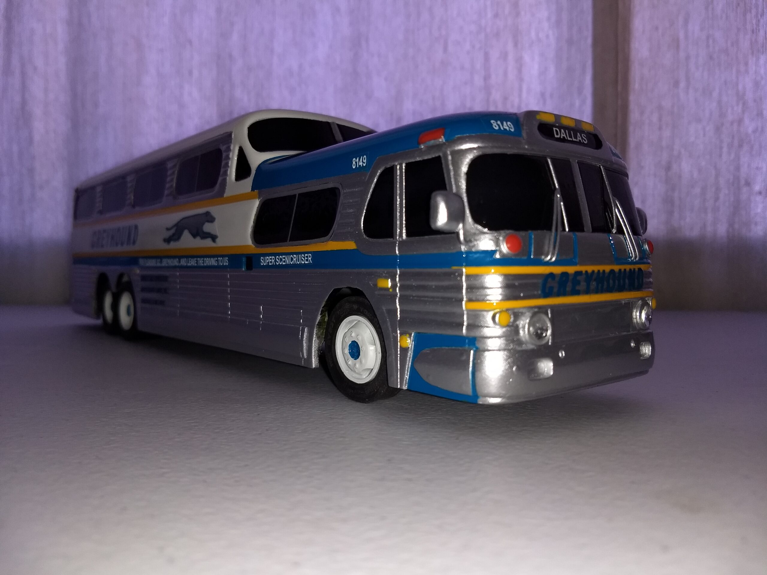 GM PD4501 SCENICRUISER - Imagem 14