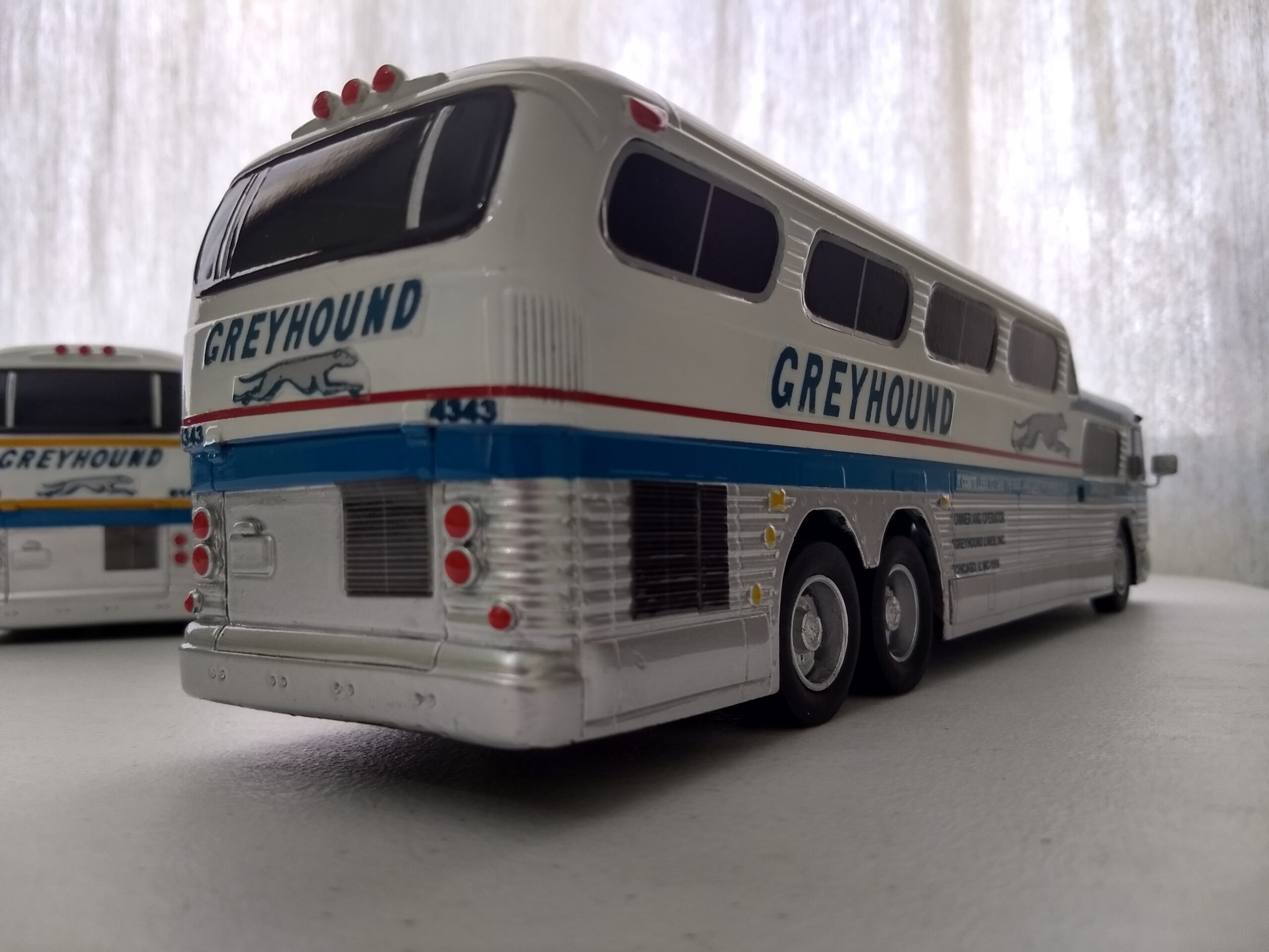 GM PD4501 SCENICRUISER - Imagem 19