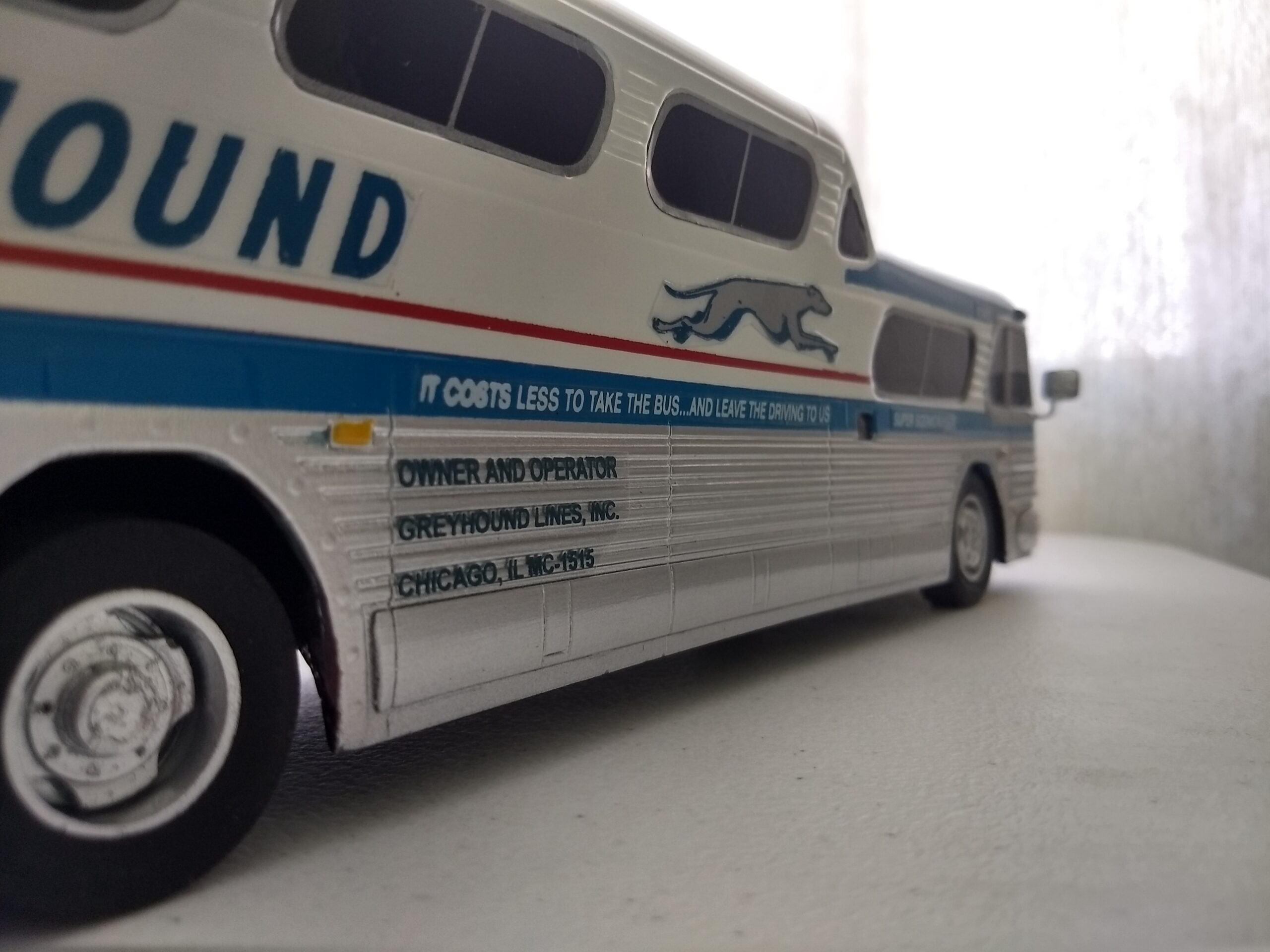 GM PD4501 SCENICRUISER - Imagem 20