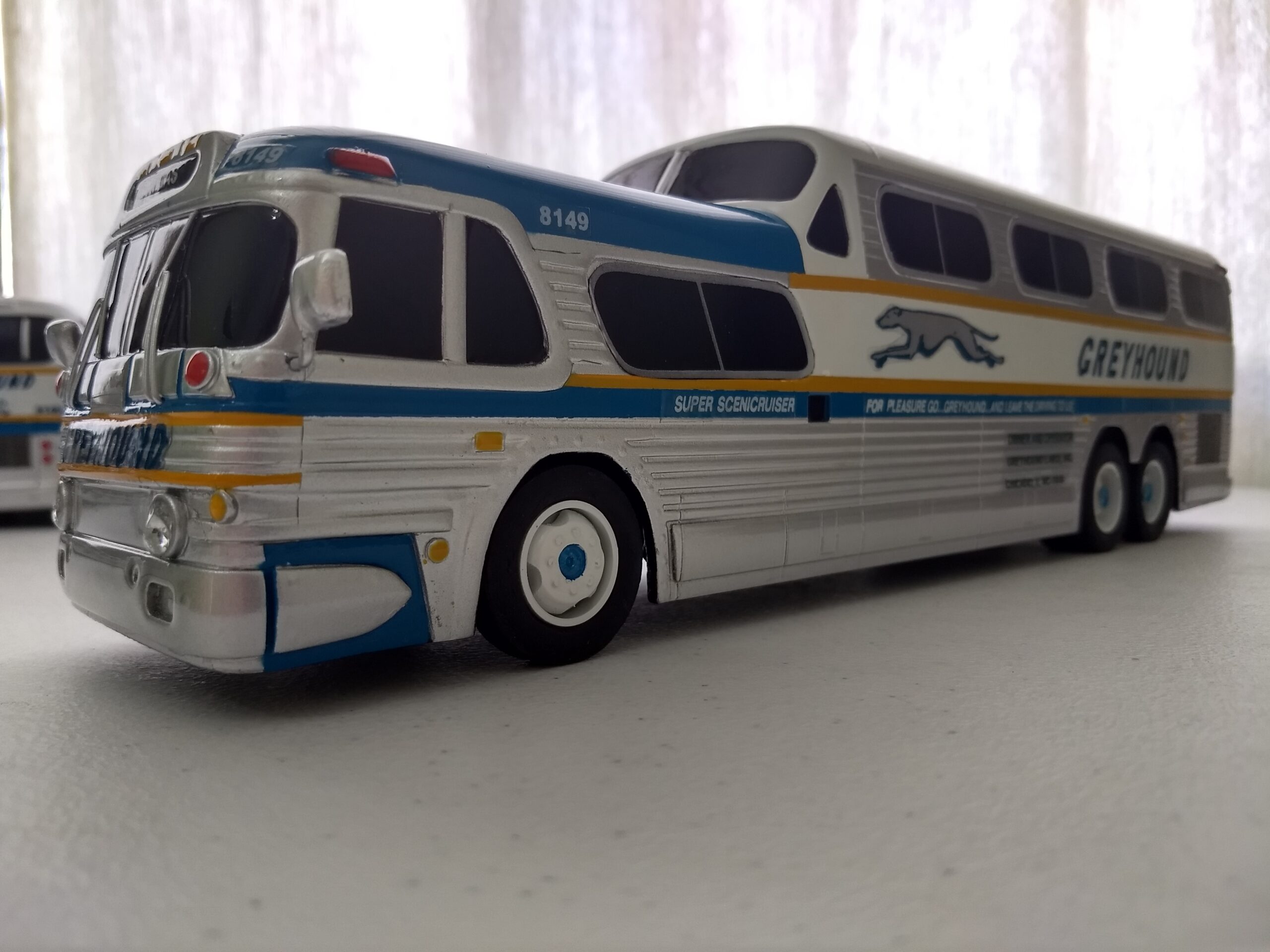 GM PD4501 SCENICRUISER - Imagem 23