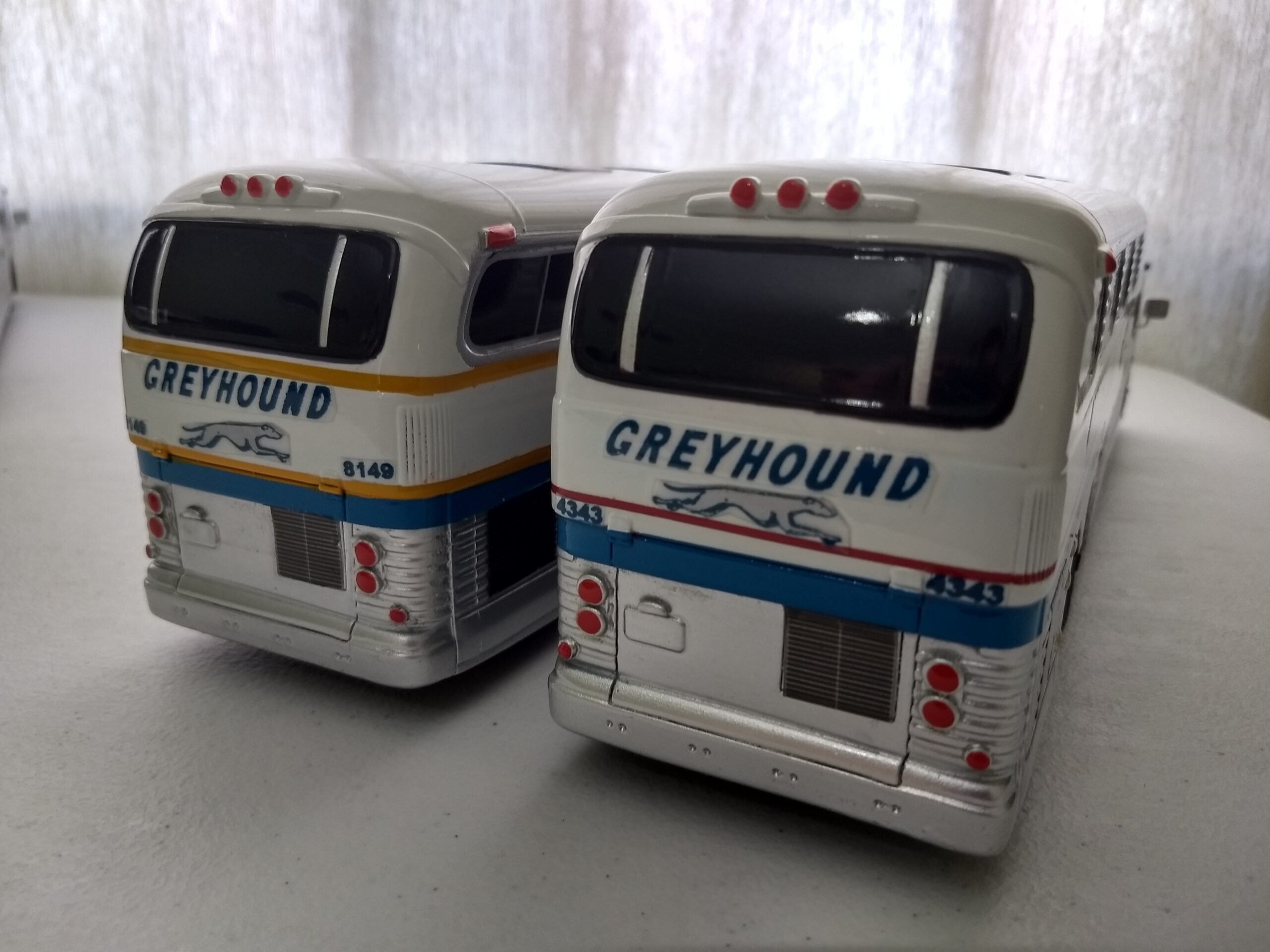 GM PD4501 SCENICRUISER - Imagem 25